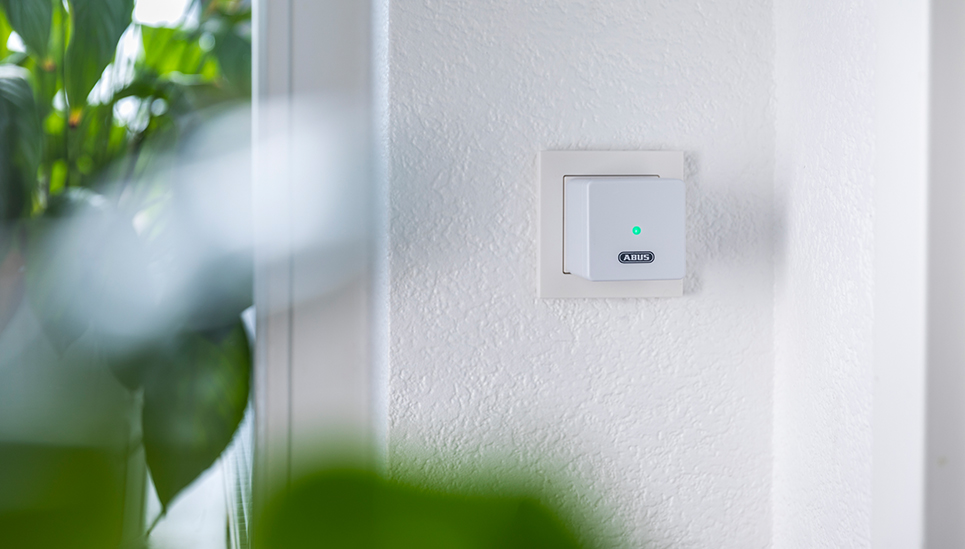 If you use the Wi-Fi bridge, you can control which people have access to your home and at what time of day from anywhere in the world © ABUS