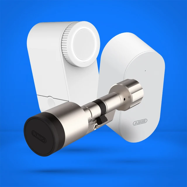 LOXERIS One door lock drive, CYLOX One door cylinder and the BRIDGE One against a blue background © ABUS