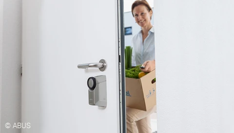 HomeTec Pro - Open front doors at the touch of a button © ABUS