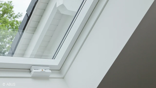 Secure your skylight against unauthorised climbers © ABUS