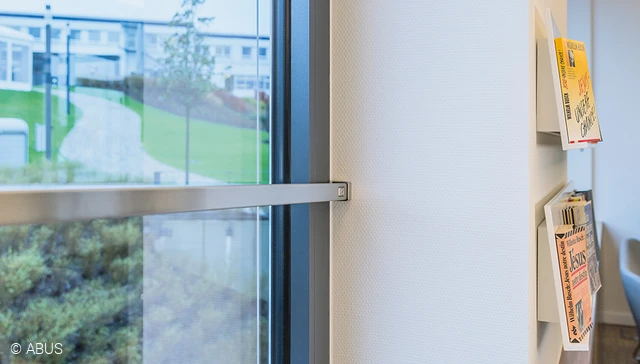 For security across the board - the FPR217 reinforced window bar lock © ABUS