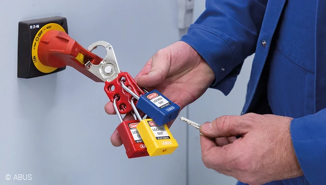 Multiple locking is useful for applications where you need to hang more than one padlock © ABUS