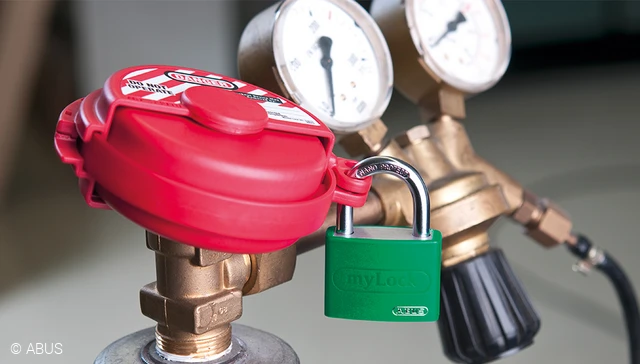 Safety locks send a message: "This area of the machine is blocked from access." © ABUS