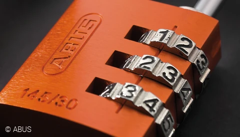 Our practical combination locks are easy to turn and read © ABUS